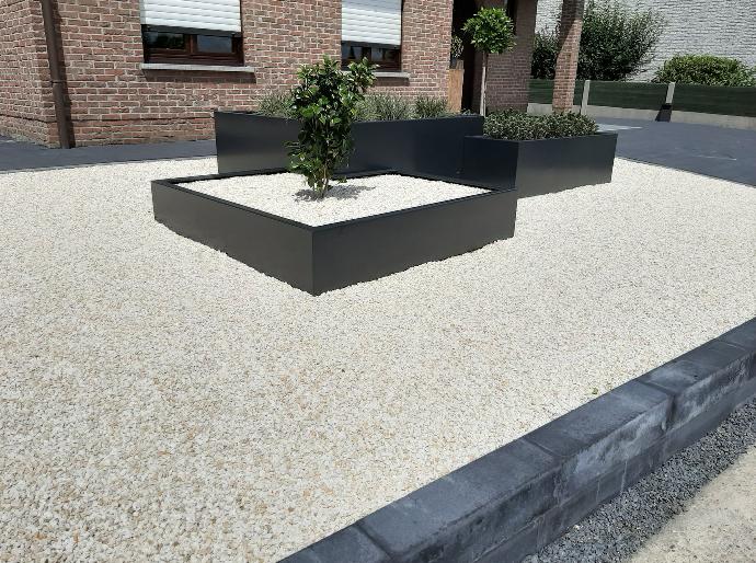 Jardinière acier sur mesure RAL 9005