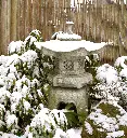 lanterne-japonaise-Rokkaku-Yukimi-hiver.webp