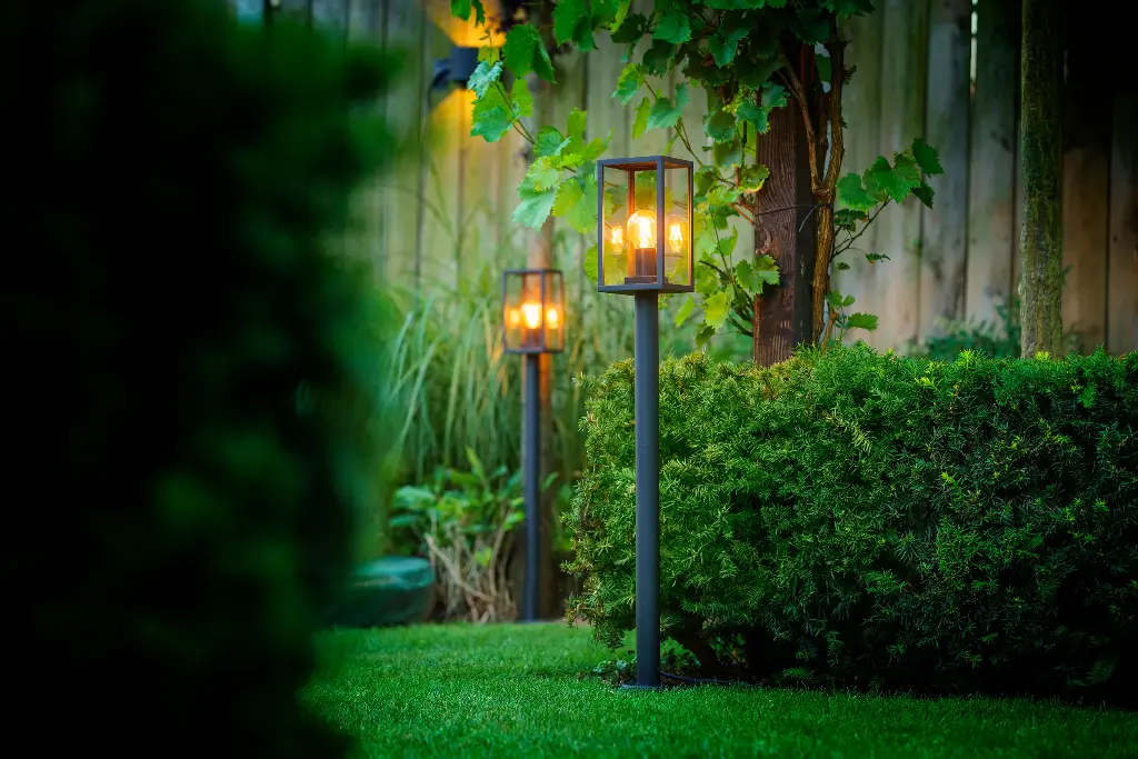 limosa.90.garden.lights.garden.webp