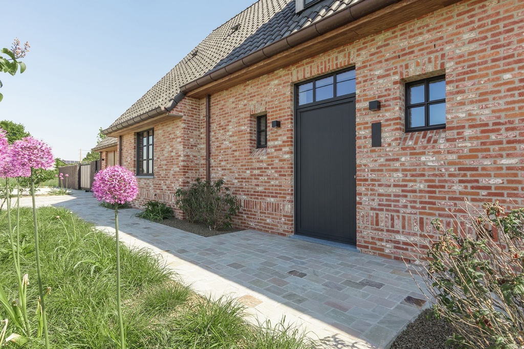 Pave Kandla multicolor 14x14x5-7 cm (copie)