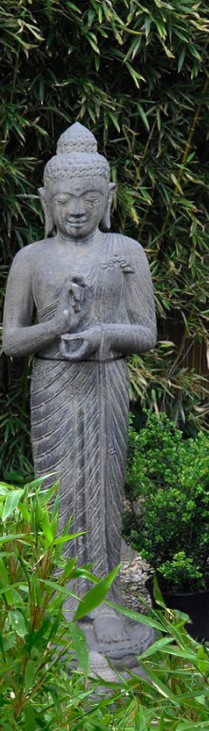 Buddha en pierre de lave