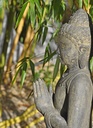 Buddha en pierre de lave