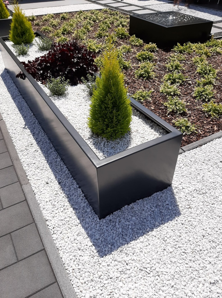 Jardinière rectangulaire Artus en acier alu 3 mm RAL 9005 (copie)