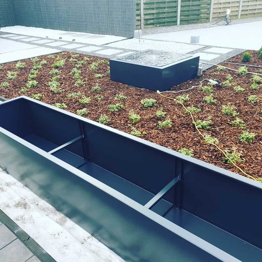 Jardinière rectangulaire Artus en acier alu 3 mm RAL 9005 